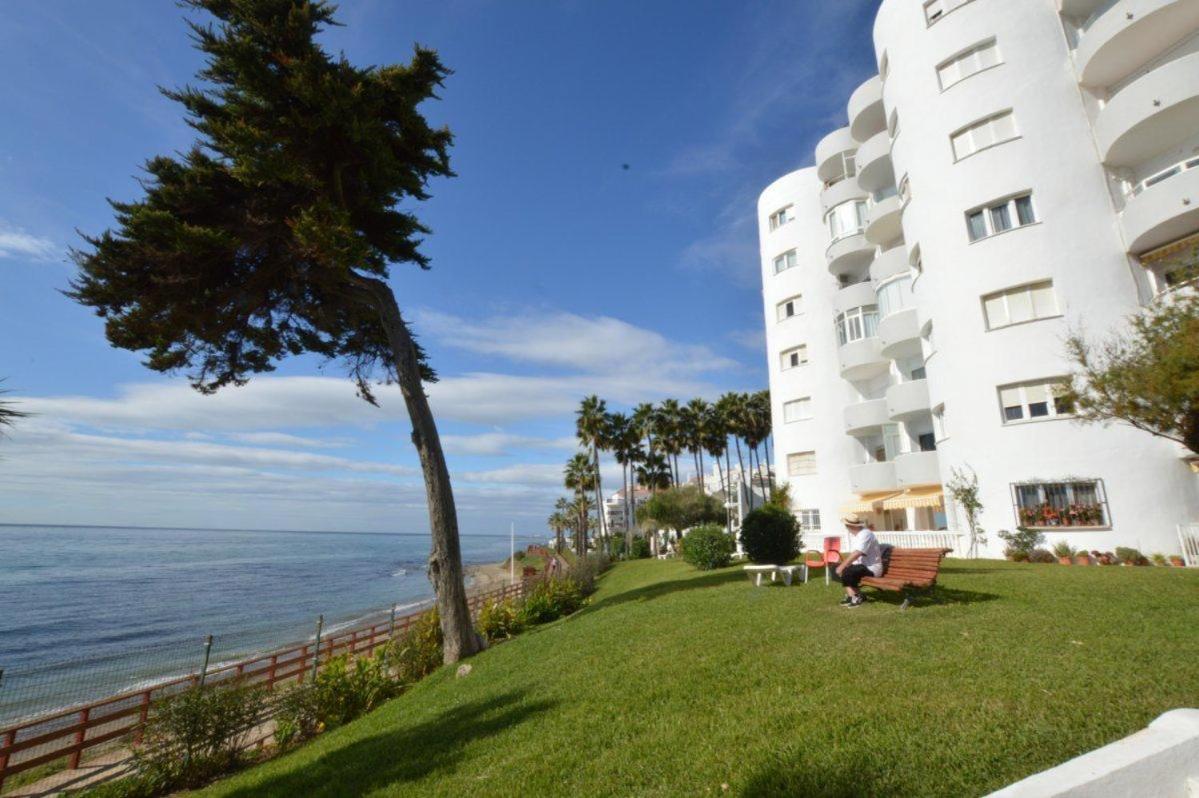 Beachfront Apartment In Calahonda MIJAS COSTA Exteriér fotografie